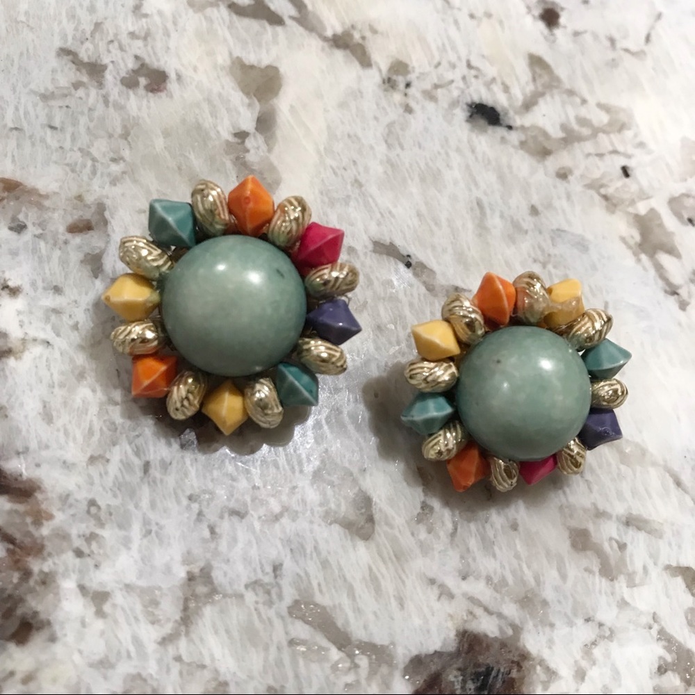Vtg Colored pearl earrings